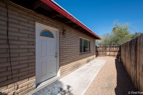 2-802 E Graybill Dr, Tucson, AZ, 85719-1747 | Card Image