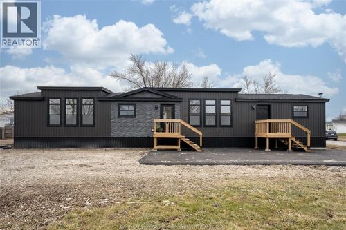 14 Dana Dr, Essex, ON, N8M1Y9 | Card Image