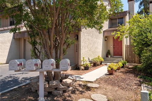 1546 Holly Ct, Thousand Oaks, CA, 91360-6316 | Card Image