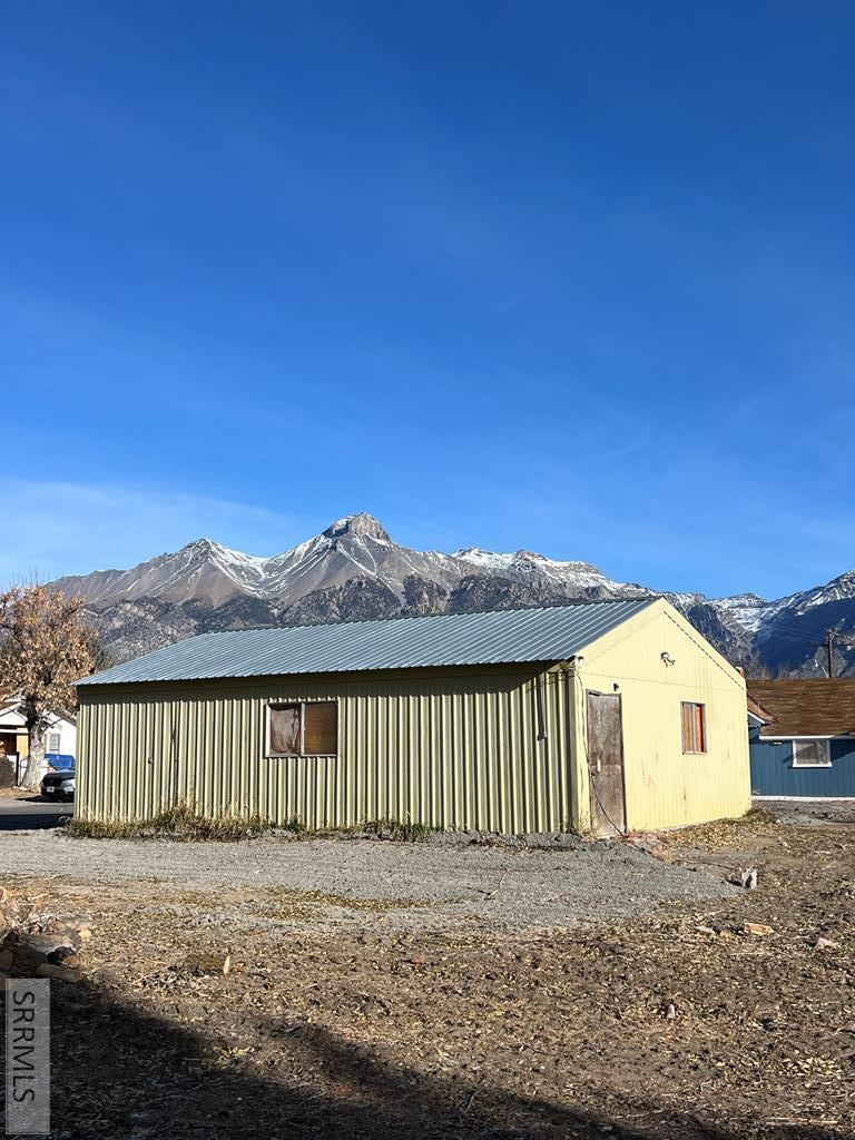 Spruce St, Mackay, ID 83251