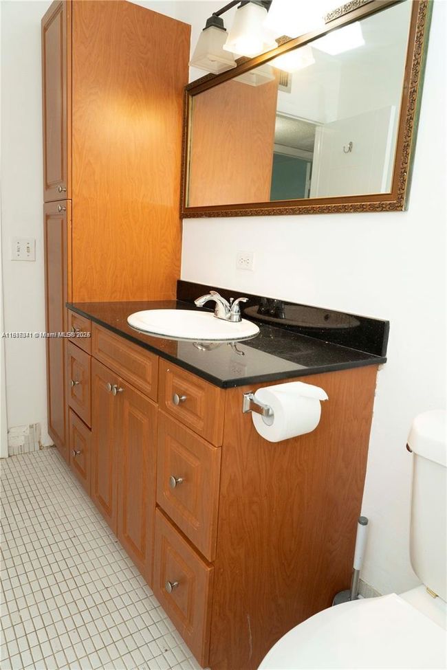 APT-23C - 5140 Sw 40 Th Ave, Condo with 2 bedrooms, 2 bathrooms and null parking in Fort Lauderdale FL | Image 32