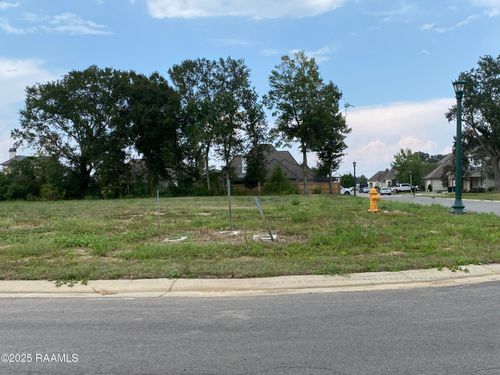 200 Long Oak Ln, Youngsville, LA, 70592-5598 | Card Image