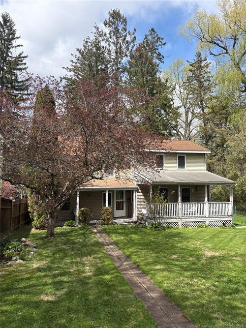 25 Alden Pl, Millbrook, NY, 12545-5882 | Card Image