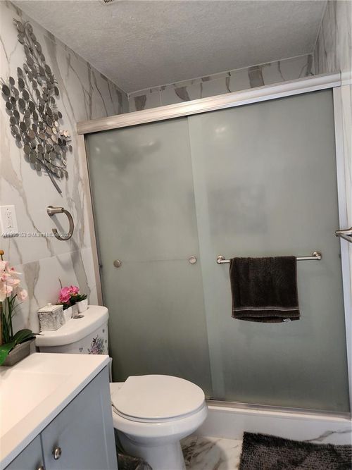 4361 Nw 35th Ave, Lauderdale Lakes, FL, 33309-4123 | Card Image