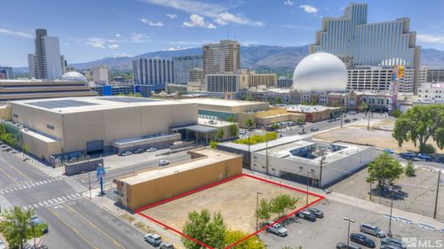 521 Lake St, Reno, NV, 89501-1017 | Card Image