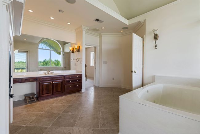 Primary Bedroom Bath | Image 41