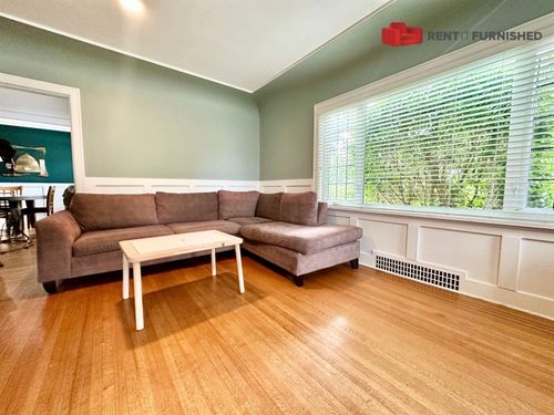 1522 8th Ave, New Westminster, BC, V3M2S4 | Card Image