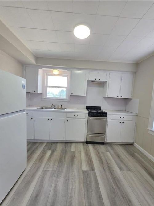 a-222 E Pearce St, Baytown, TX, 77520-5241 | Card Image