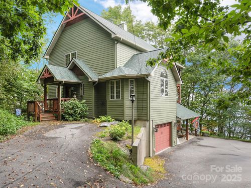 195 Simpson Ln, Maggie Valley, NC, 28751-7818 | Card Image