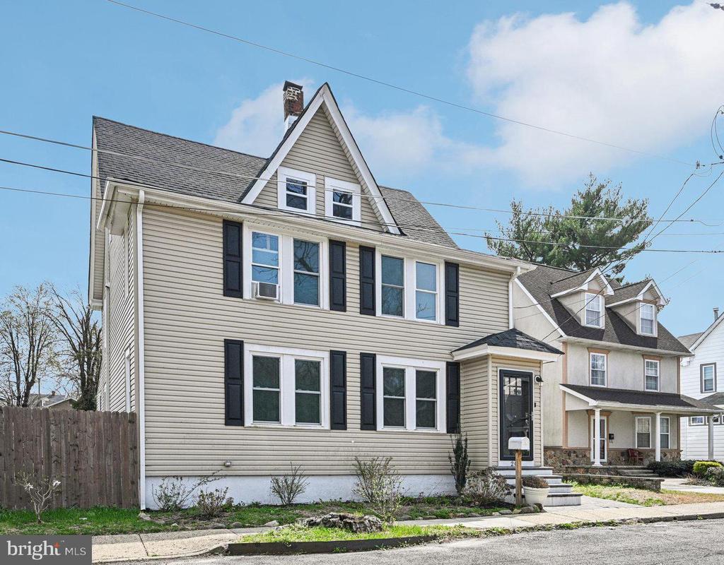 Residential in MOUNT HOLLY 5