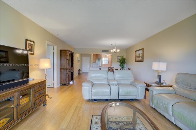 APT-305C - 300 N Highway A1a, Condo with 2 bedrooms, 2 bathrooms and null parking in Jupiter FL | Image 6