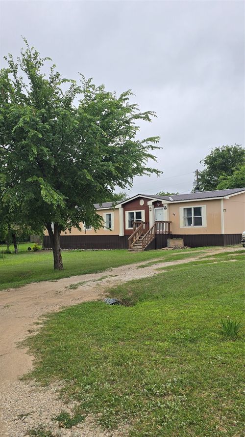 119 Enchanted Lakes Dr, Azle, TX, 76020-1673 | Card Image