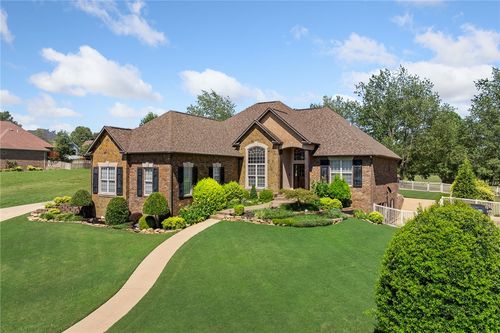 2011 Daly Dr, Harrison, AR, 72601-6242 | Card Image