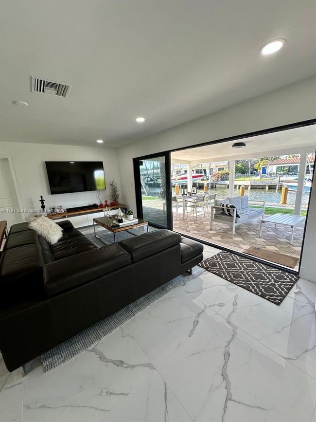 2501 Ne 50 Th St, House other with 3 bedrooms, 2 bathrooms and null parking in Lighthouse Point FL | Image 7