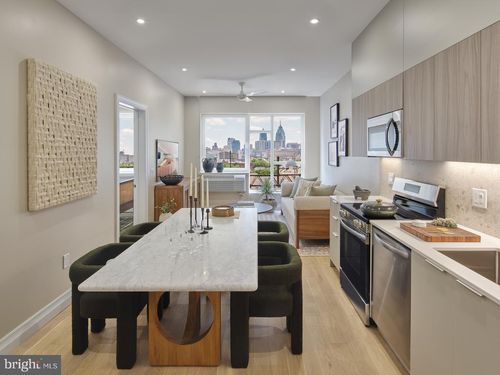 r-815 Poplar St, PHILADELPHIA, PA, 19123-4037 | Card Image