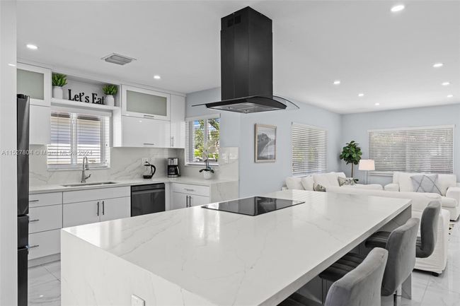 26 Ne 88 Th St, House other with 4 bedrooms, 3 bathrooms and null parking in El Portal FL | Image 9