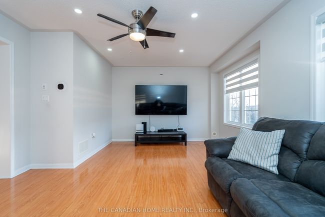72 Colonel Frank Ching Cres, House attached with 4 bedrooms, 3 bathrooms and 2 parking in Brampton ON | Image 19