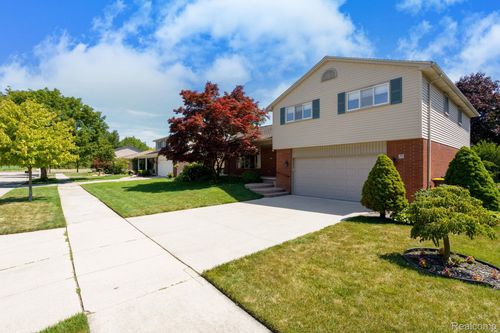 1561 Glen Ln, Trenton, MI, 48183-1724 | Card Image