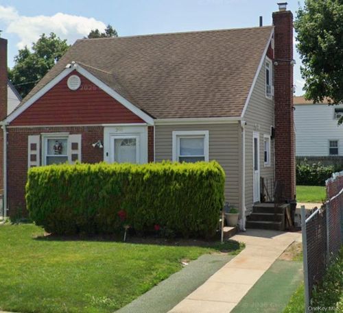 296 Chester St, Uniondale, NY, 11553-2002 | Card Image