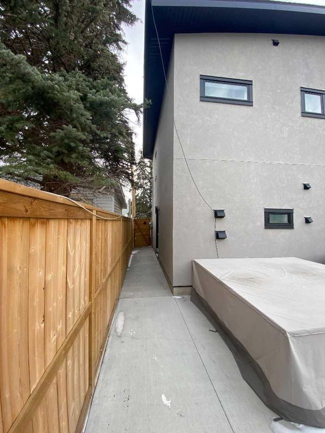 445 23 Avenue Ne, Home with 3 bedrooms, 2 bathrooms and 4 parking in Calgary AB | Image 20