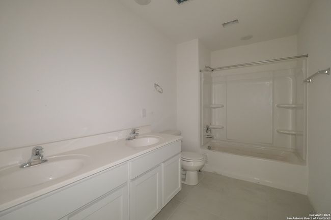 10411 White Hart Ln, House other with 4 bedrooms, 4 bathrooms and null parking in Converse TX | Image 21