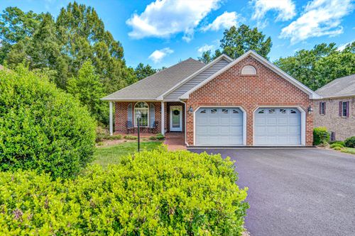131 Stoney Mill Rd, Rocky Mount, VA, 24151-6541 | Card Image