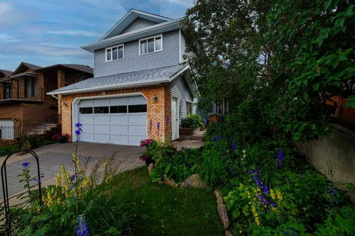 195 Bernard Drive Nw, Calgary, AB, T3K2B6 | Card Image