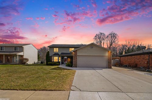 37084 Fox Pointe, New Baltimore, MI, 48047-1107 | Card Image