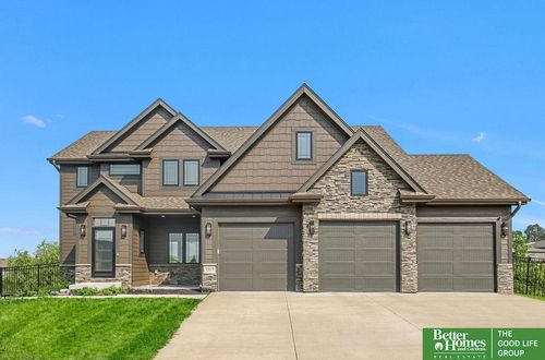 9929 S 103rd Avenue Cir, Papillion, NE, 68046-5837 | Card Image
