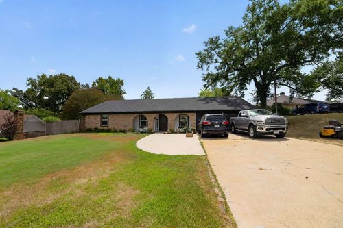1002 Forest Hills St, Gladewater, TX, 75647-2505 | Card Image