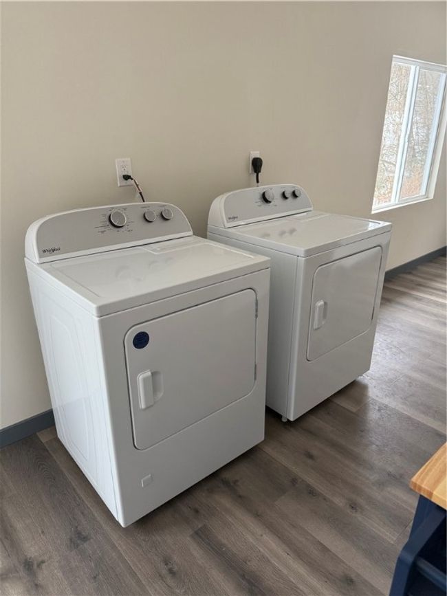 MAIN FLOOR LAUNDRY | Image 22