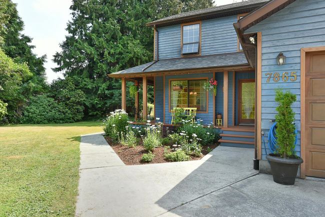7865 Lohn Road, House other with 4 bedrooms, 2 bathrooms and 5 parking in Halfmoon Bay BC | Image 1