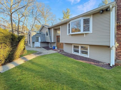 8 Cheney Dr, Hudson, NH, 03051-3903 | Card Image