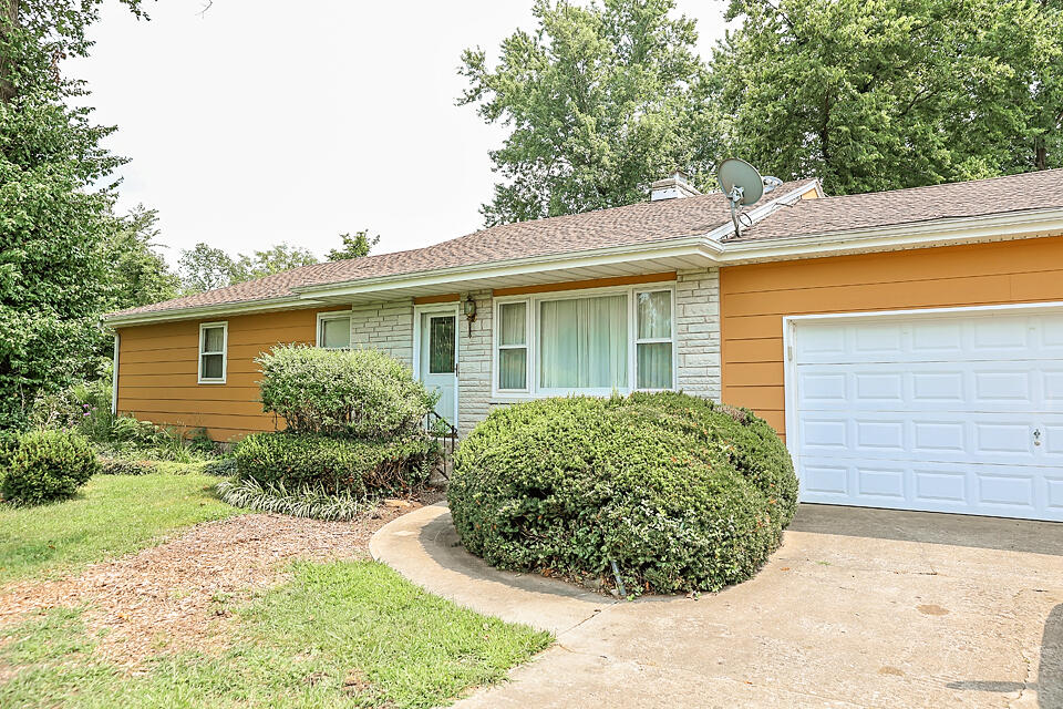 Farm Road 48 , Fair Grove, MO 65648