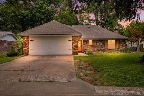 320 S Meigs St, Fort Gibson, OK, 74434-8307 | Card Image