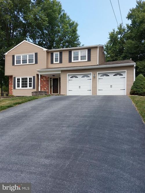 13 Heatherwood Hills Rd, NORRISTOWN, PA, 19403-1943 | Card Image