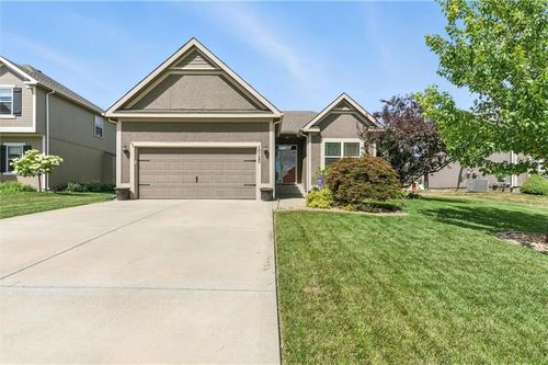 10120 N Mckinley Ave, Kansas City, MO, 64157-7926 | Card Image