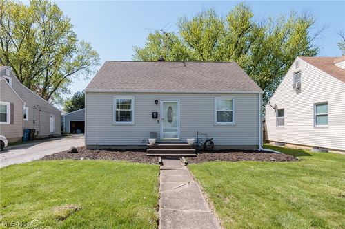 838 Warwick Dr, Sheffield Lake, OH, 44054-2034 | Card Image