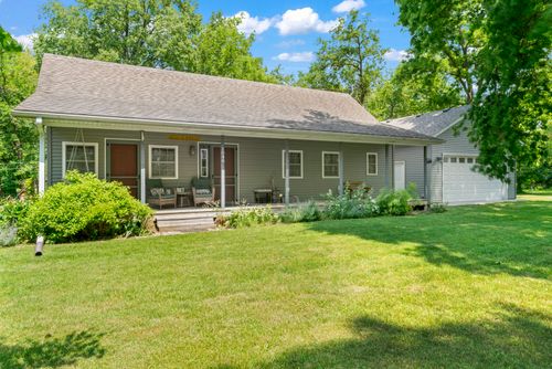 1046 Riverside Dr, Momence, IL, 60954-3449 | Card Image