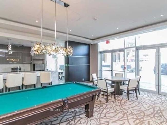 912 - 9600 Yonge St, Condo with 2 bedrooms, 1 bathrooms and 1 parking in Richmond Hill ON | Image 4