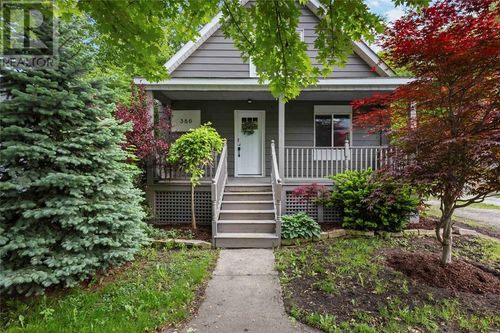 386 Cromwell St, Sarnia, ON, N7T3Y8 | Card Image
