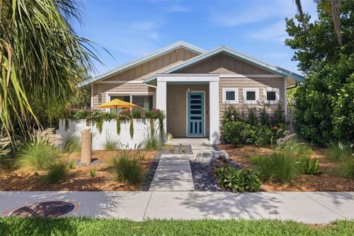 1421 14th St N, ST PETERSBURG, FL, 33704-4113 | Card Image
