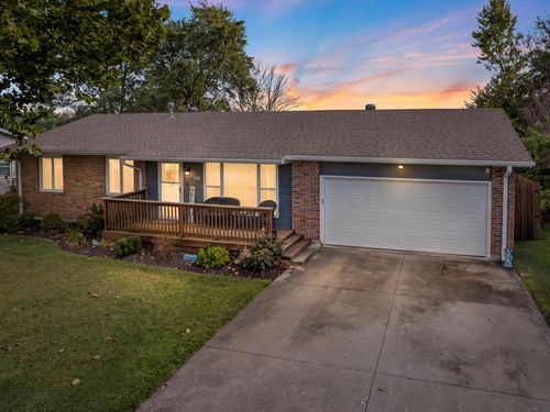 754 Meadowbrook Cir, MOBERLY, MO, 65270-3519 | Card Image
