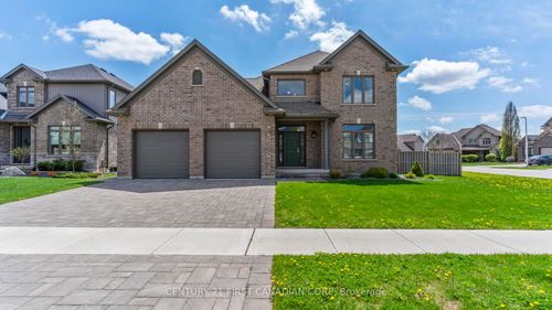 {{alt}} | Card Image