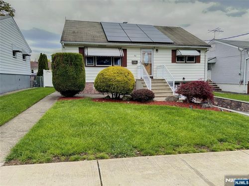318 Cumberland Ave, Paterson, NJ, 07502-1323 | Card Image