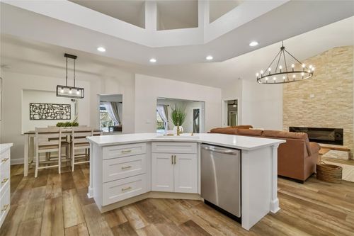 2513 N Valrico Rd, Seffner, FL, 33584-5572 | Card Image