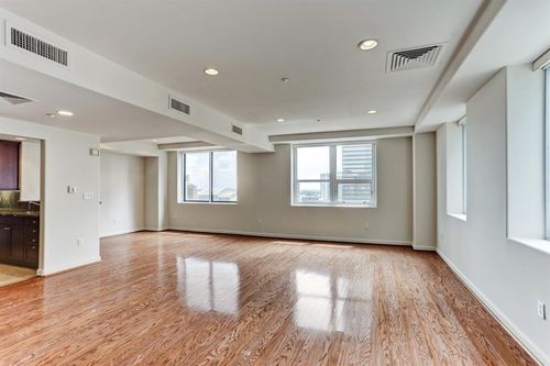 unit-1604-914 Main St, Houston, TX, 77002-6208 | Card Image