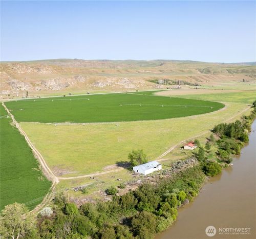 27061 Highway 97, Okanogan, WA, 98840-9505 | Card Image