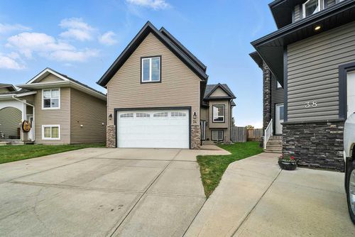 34 Rolling Hills Bay, Blackfalds, AB, T0M0J0 | Card Image