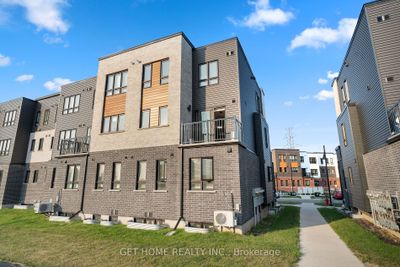 16 - 235 Chapel Hill Dr, Condo with 3 bedrooms, 3 bathrooms and 1 parking in Kitchener ON | Image 2